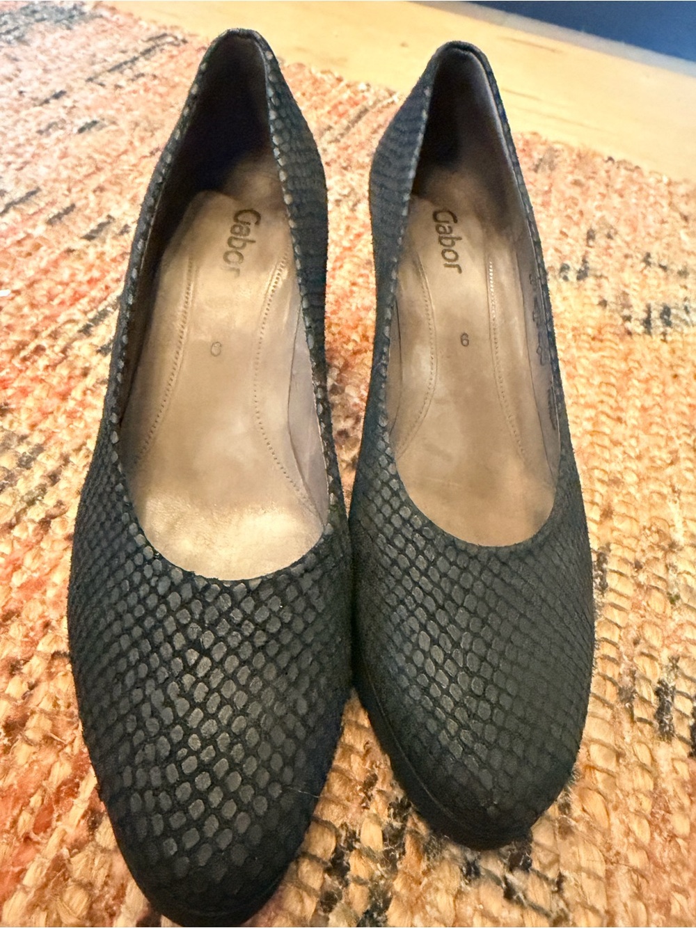 Gabor Black Snake-Texture Pumps